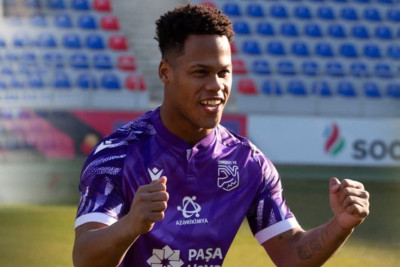 "Sumqayıt"ın Ronaldosu millinin oyununa çıxıb