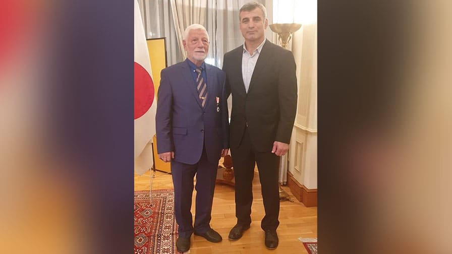 Foto Axmeddin Rajabli Facebook profilindən