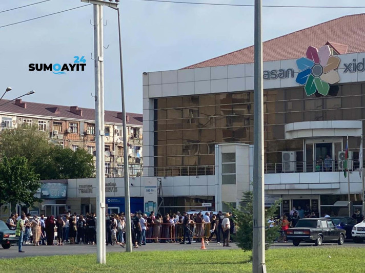 Sumqayıt: Asan Xidmətdə vətəndaşlar arasında sıxlıq müşahidə olunur