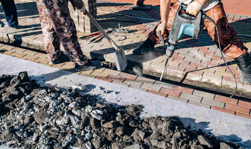 Sumqayıt: küçələrin səki hissələrində təmir işləri aparılır