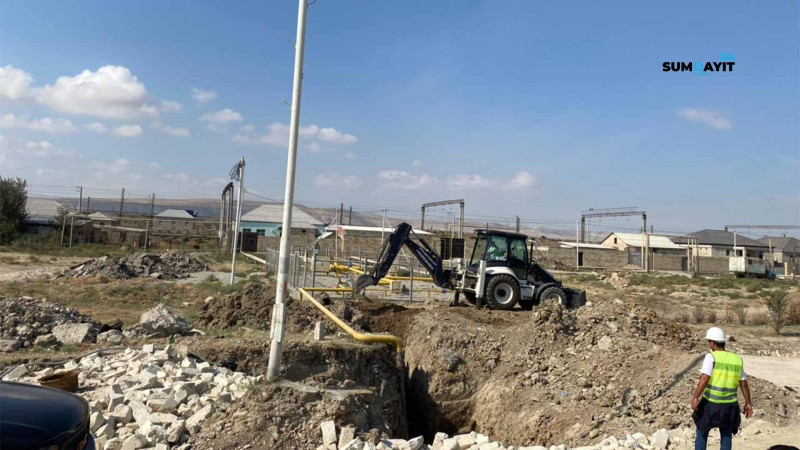 Sumqayıtın Hacı Zeynalabdin qəsəbəsində yeraltı borular dəyişdirilir
