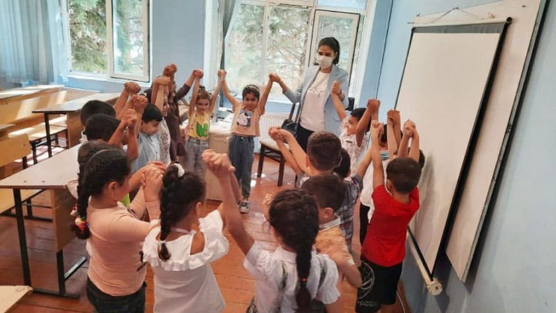 İnklüziv sinif təşkil edilən ümumi təhsil müəssisələrinin şəbəkəsinin genişləndirilməsi layihəsi çərçivəsində görüş baş tutub