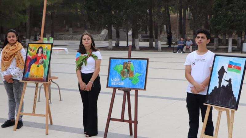 Sumqayıtda 44 günlük Vətən müharibəsinə həsr edilmiş rəsm sərgisi keçirilib