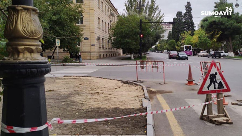 Sumqayıtda mərkəzi prospektlərdən birində səkilərin örtüyü yenilənir