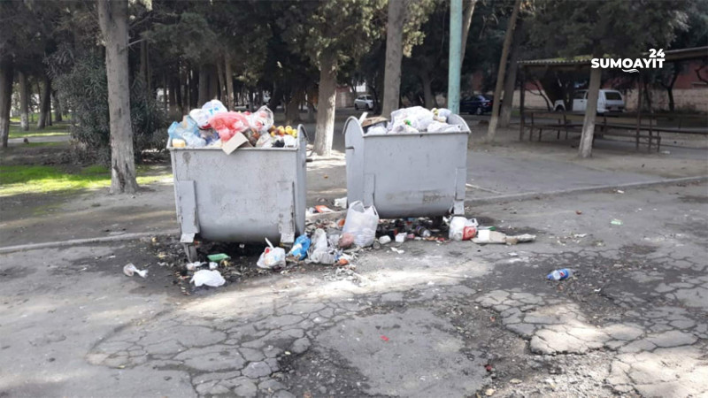 Sumqayıt: şəhərin mərkəzi prospektində zibil qutuları yığışdırılmır