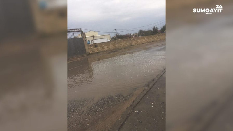Sumqayıtda yağış yağdı - göl yarandı