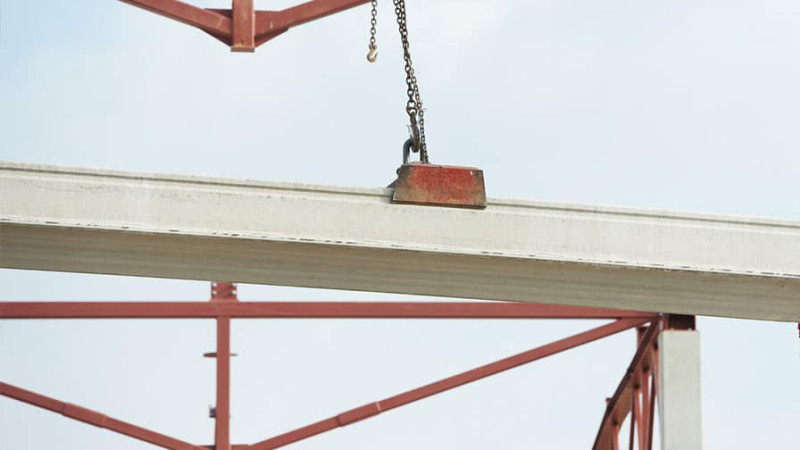 Sumqayıt: Xəzri yaşayış massivində beton piltə yaşayış evinin üstünə düşüb
