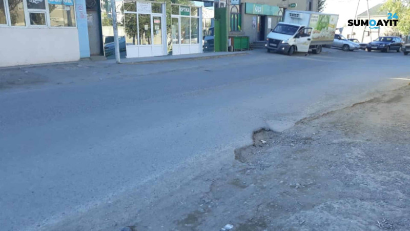 Saray qəsəbəsi: General Məhəmməd Əsədov küçəsində səkilər yoxdur