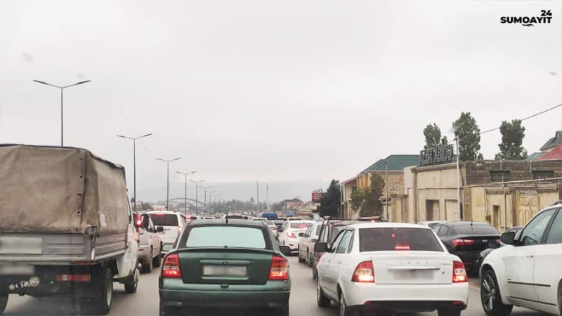 Bakı-Sumqayıt yolunda kilometrlərlə tıxac yaranıb