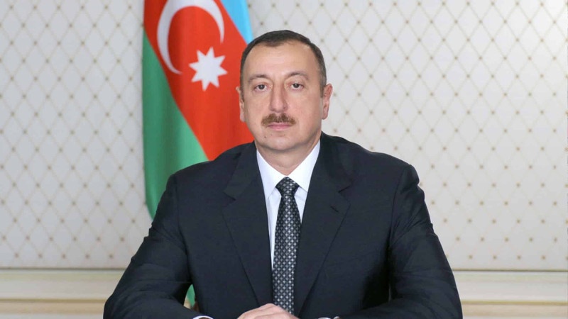 Sumqayıtlı müəllimlər Prezidentin sərəncamı ilə təltif olunublar
