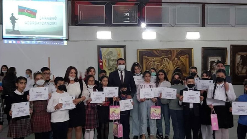 Sumqayıt: gənc rəssamların əl işləri nümayiş olundu