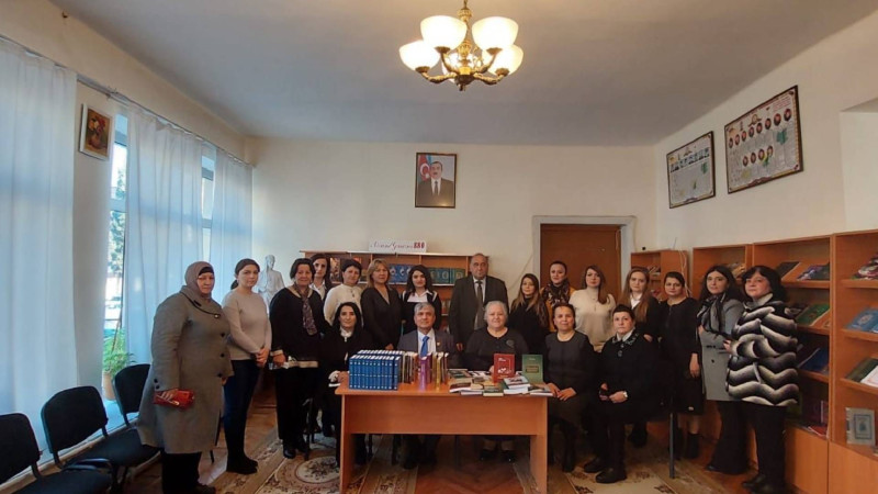 AYB Sumqayıt bölməsi və Sumqayıt MKS Gəncə Mərkəzi Kitabxananısına  kitablarını hədiyyə ediblər