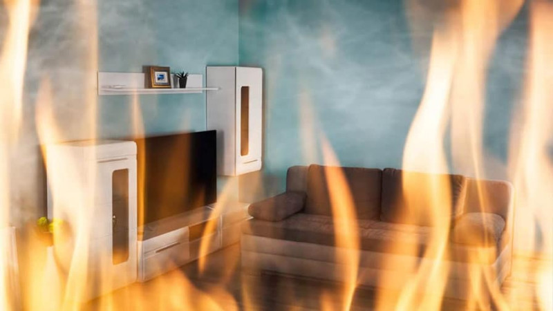 Sumqayıtda ikimərtəbəli mebel mağazasında yanğın baş verib