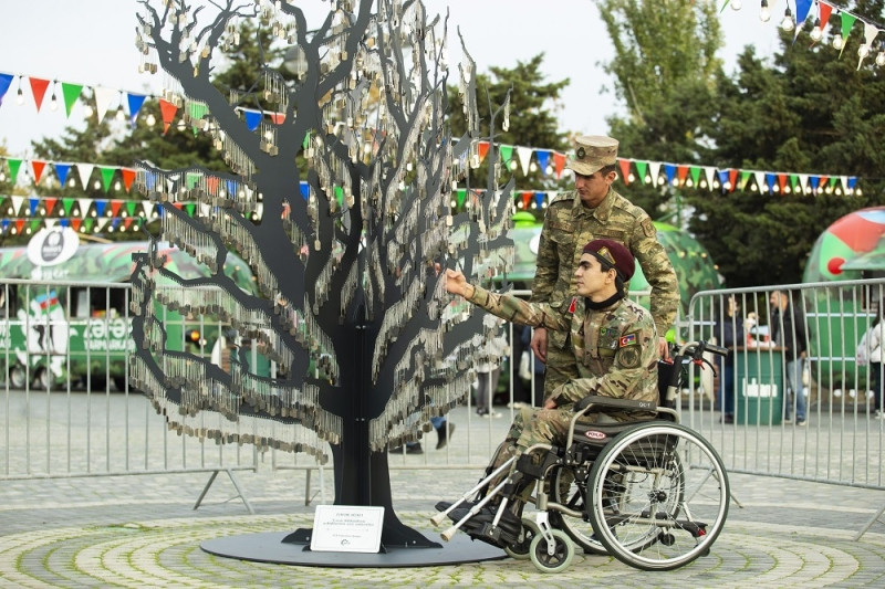 “Sumqayıt Texnologiyalar Parkı” tərəfindən hazırlanan “Zəfər ağacı” Bakıda nümayiş olunur