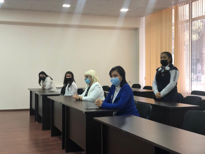 Zəfər yolu inşa müsabiqəsində fərqlənən sumqayıtlı şagirdlər təltif ediliblər