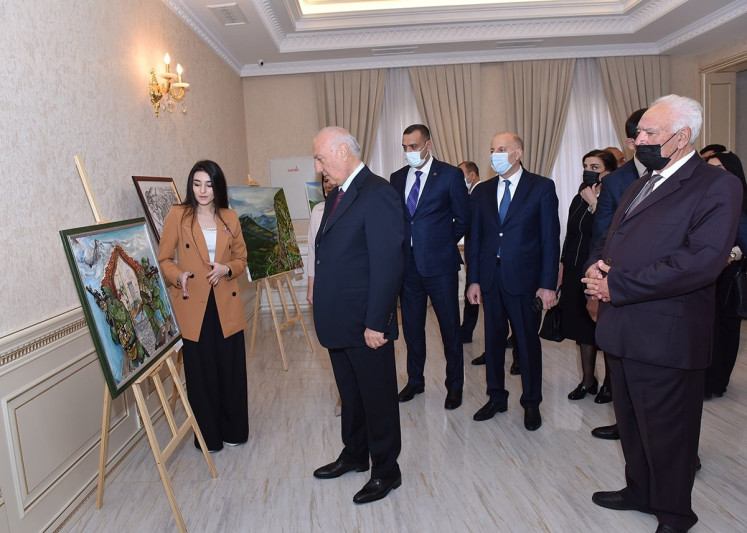 Sumqayıtda Zəfər Gününə həsr olunmuş sərgi 60 əsər nümayiş olunub