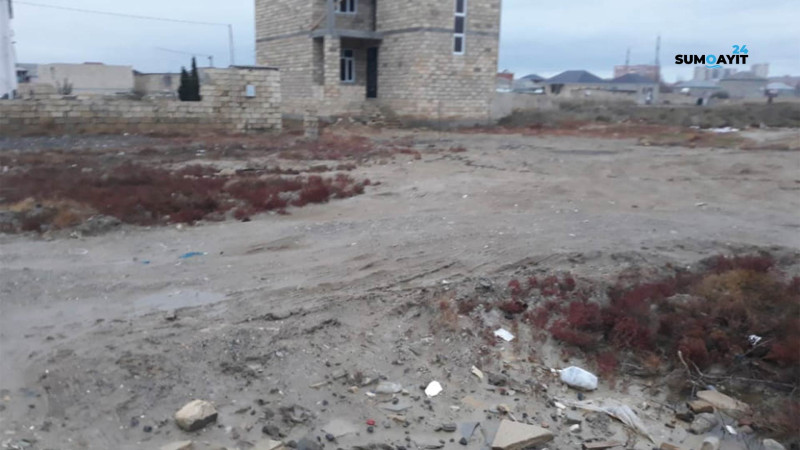 Sumqayıt: “Yaşıl dərə” sakinləri yolsuzduqdan əziyyət çəkir