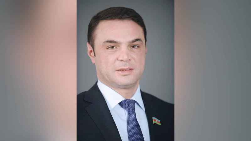 Sumqayıt: polisi döyən deputatın məhkəməsinə jurnalistlər buraxılmadılar