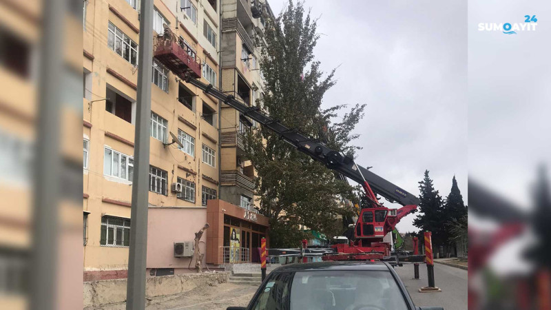 Sumqayıt: 10-cu mikrorayonda binaların fasadları rənglənir
