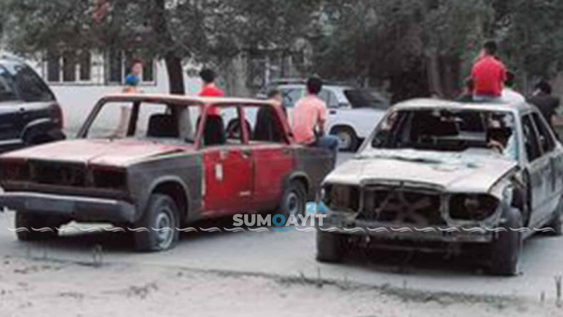 Sumqayıt: 2 ədəd yararsız vəziyyətdə olan maşın narazılığa səbəb olub