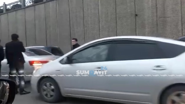 Sumqayıtdan paytaxta gələn avtomobil qəzaya uğrayıb