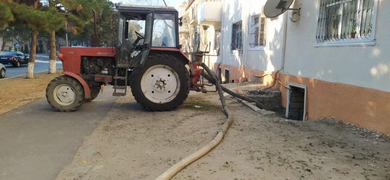 Sumqayıt şəhərində zirzəmilərin təmizlənməsi davam edir