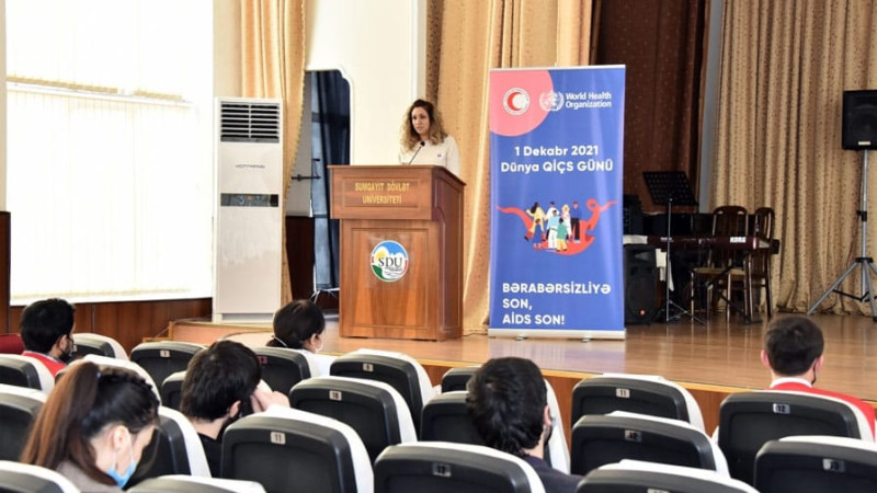 Sumqayıt: gənclər “Bərabərsizliyə son, AİDS son!” devizli maarifləndirici tədbirdə iştirak ediblər