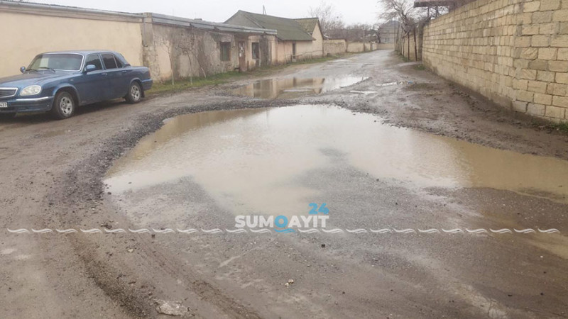 Sumqayıt: H.Z.Tağıyev qəsəbəsində nə yol var, nə də dayanacaq