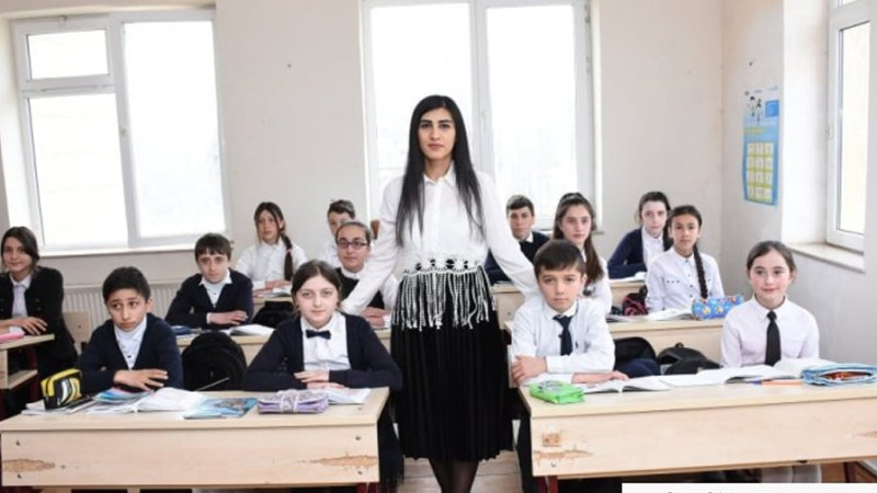 Dərs demək üçün hər gün Qubanın ucqar kəndinə gedən Sumqayıt sakini Maral Yusifova