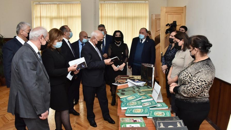 Sumqayıt Dövlət Universitetində Sözün gücü - Nizami dühası adlı kitab sərgisi təşkil olunub