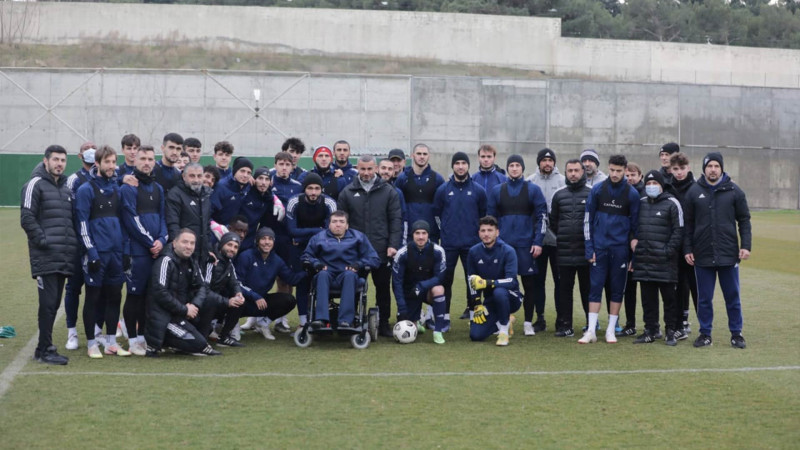 Sumqayıtlı yazıçı Qarabağ futbol klubunun idmançıları ilə görüşüb