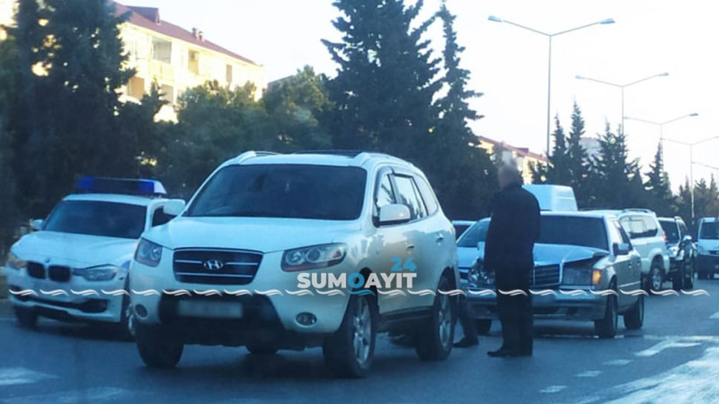 Koroğlu küçəsində iki minik avtmobili toqquşub