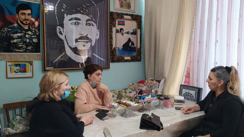 Sumqayıt: 1 nömrəli uşaq musiqi məktəbinin əməkdaşları şəhid ailəsini ziyarət ediblər