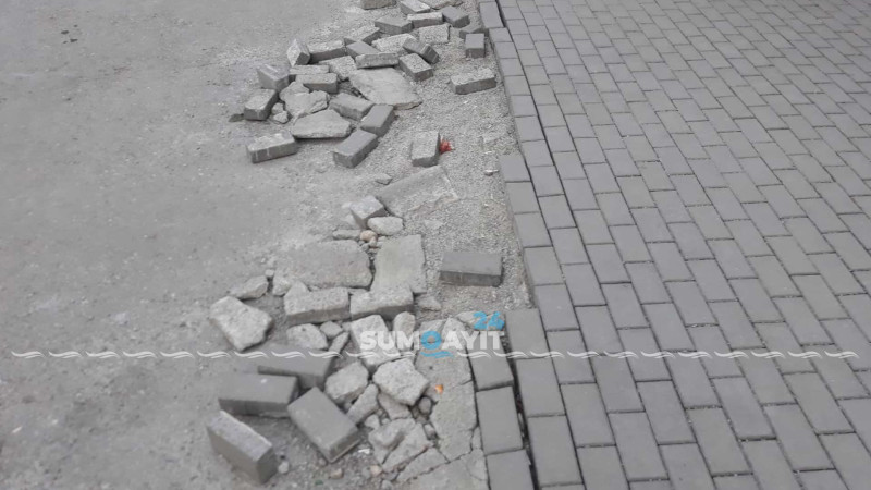 Sumqayıt: Səməd Vurğun küçəsində tamet daşlar “sıradan” çıxıb