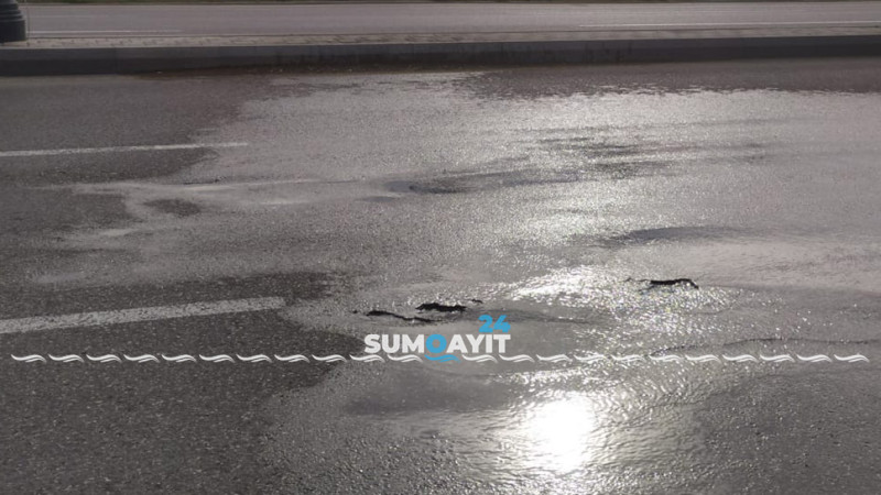 Sumqayıt: yerin altından sızan su asfalt örtüyünü dağıdır