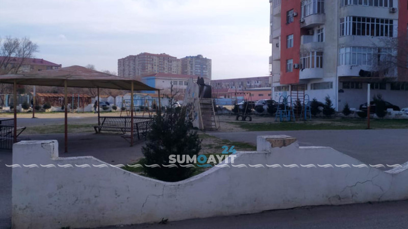 Sumqayıt: balaca sakinlər üçün nəzərdə tutulan meydança baxımsızdır