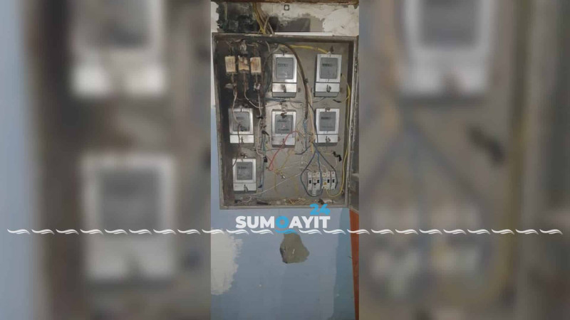 42-ci məhəllədə elektrik lövhə partlayıb və uzun müddətdir ki yararsız vəziyyətdədir