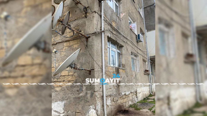 Kanalizasiya suları bınanın fasadını yararsız vəziyyətə salır