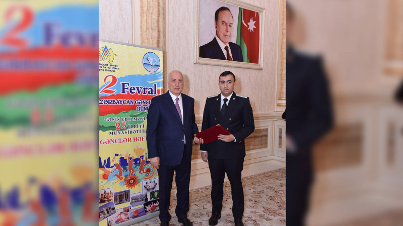 Zakir Fərəcov bir qrup gəncə Fəxri fərmanlar təqdim edib