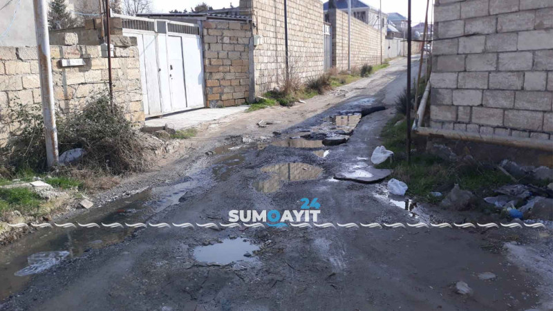 Corat qəsəbəsində yolların təmirə ehtiyacı var
