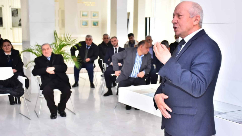 İstedadlı şair İqbal Nəhmət oxucuları ilə görüşüb
