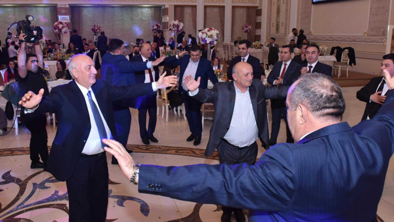 İcra başçısı Vətən Müharibəsi Qəhrəmanının toyunda olub