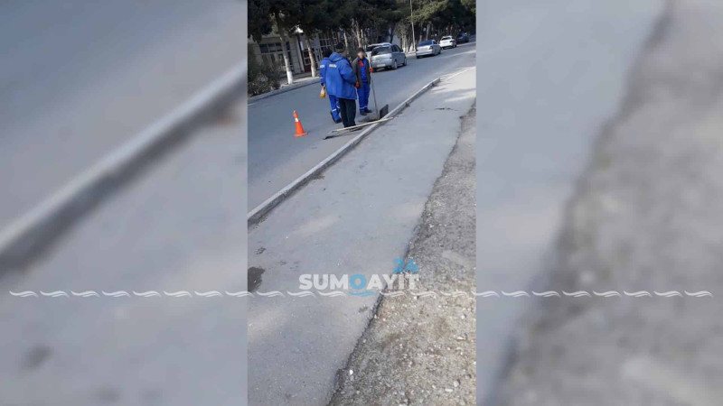 4-cü mikrorayonda dəmir barmaqlıqlar təmizlənib