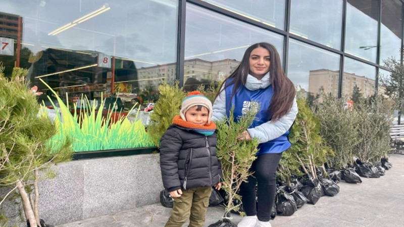 Sumqayıt sakinlərinə müxtəlif cinsli ağac tingləri hədiyyə edilib