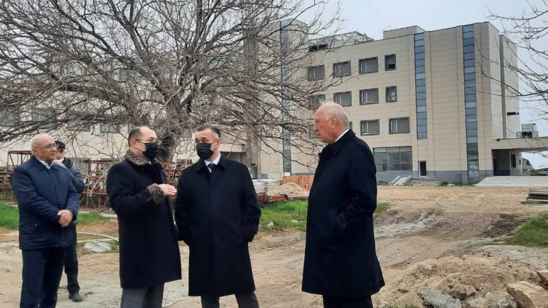 Sumqayıt: səhiyyə naziri və icra başçısı “Sarı qaya”da aparılan tikinti işləri ilə tanış olublar