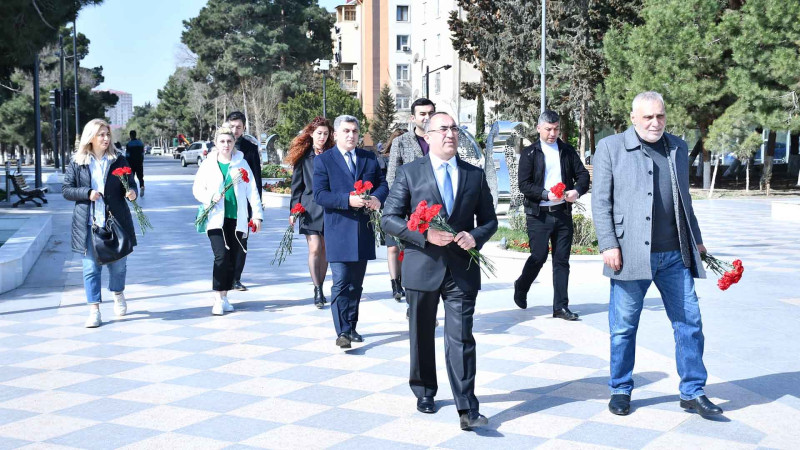 Aprel döyüşləri şəhidlərinin xatirəsi yad edilib