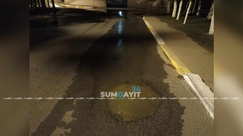 4-cü mikrorayonda kanalizasiya daşıb