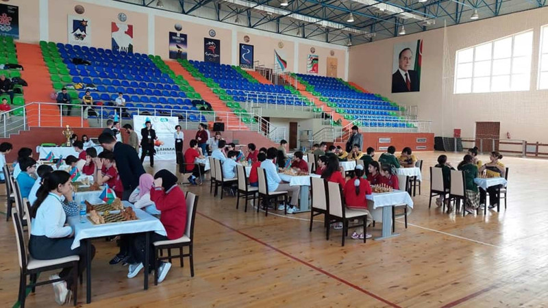 Sumqayıtda keçirilən şahmat turnirinə özəl liseylərin şagirdləri qatılıb