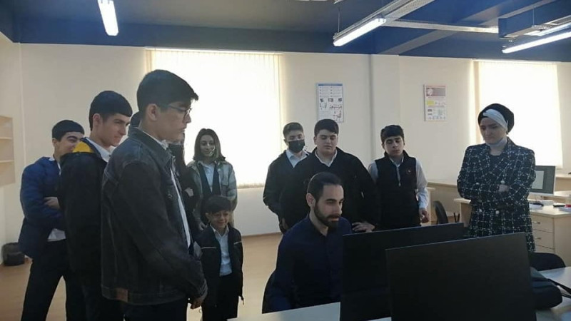Şagirdlər Peşə Təhsil Mərkəzi ilə yaxından tanış olublar