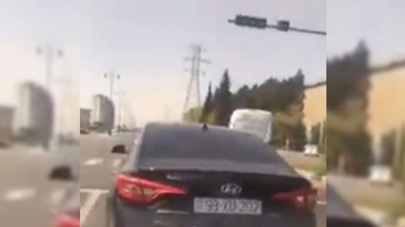 Heydər Əliyev prospektində iki sürücü yolda mübahisə etdilər